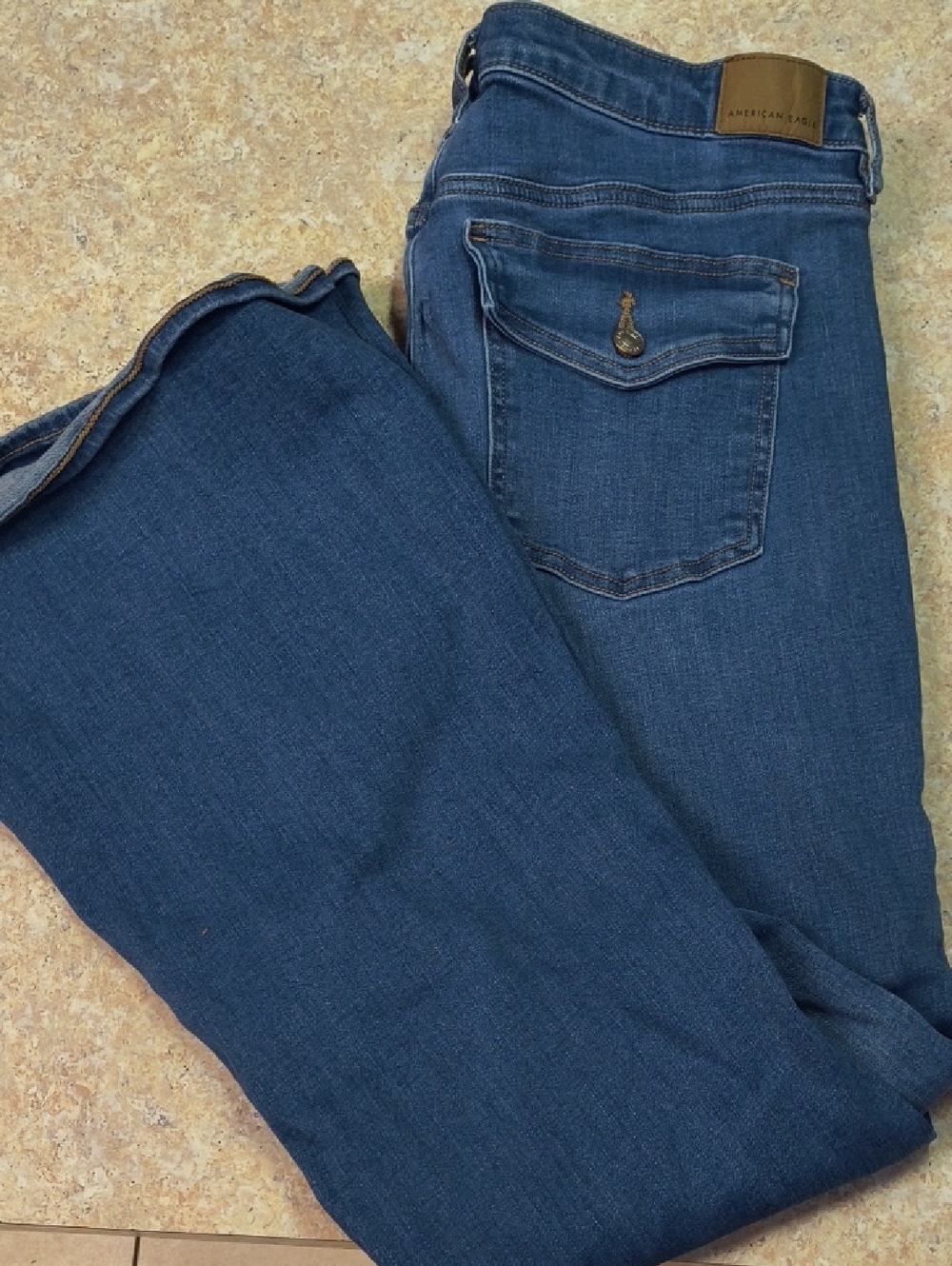 American Eagle Woman's Low-Rise Flare Jeans GUC Size 12.